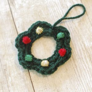 Wreath Crochet Pattern ... Free Christmas Pattern - Petals to Picots