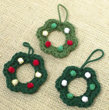 Wreath Crochet Pattern ... Free Christmas Pattern - Petals to Picots