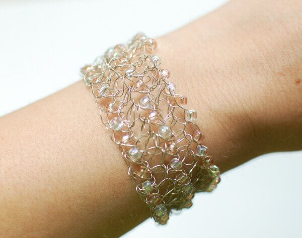 spiral crochet bracelet with beads - Perles & Co