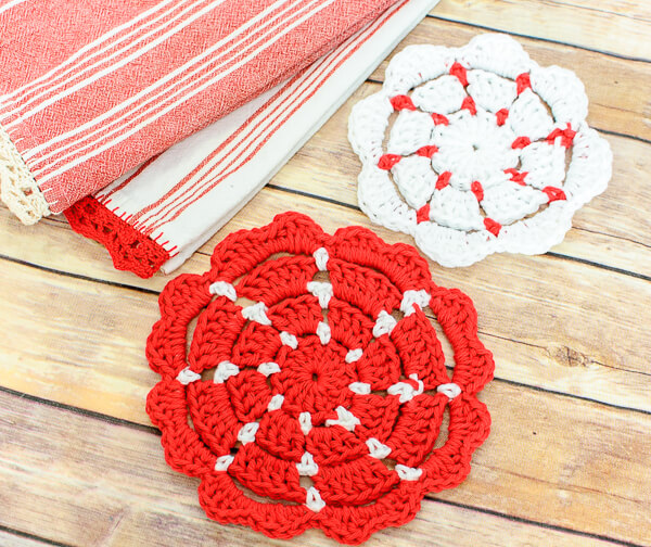 https://www.petalstopicots.com/wp-content/uploads/2014/03/crochet-pot-holder-pattern-1-of-1-2.jpg